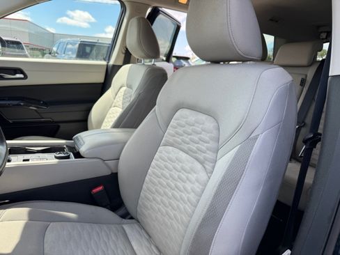 Used 2022 Nissan Pathfinder SV AWD/4WD image 25