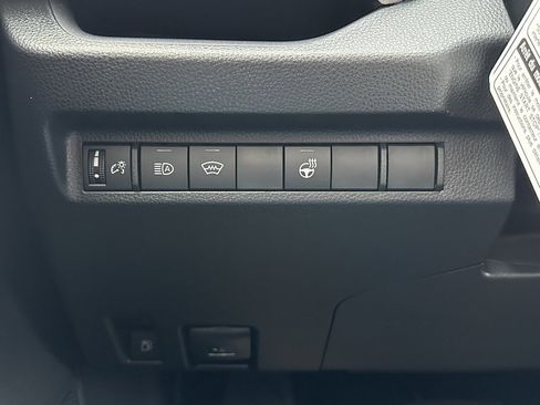 New 2025 Toyota RAV4 XLE image 27