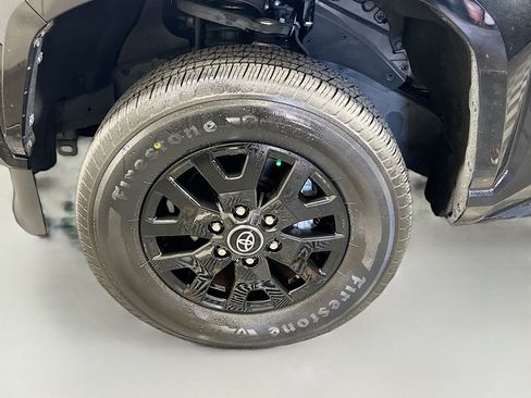 Used 2024 Toyota Tacoma SR5 w/ SR5 Upgrade Package image 13