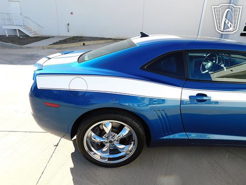Used 2010 Chevrolet Camaro SS RWD image 29