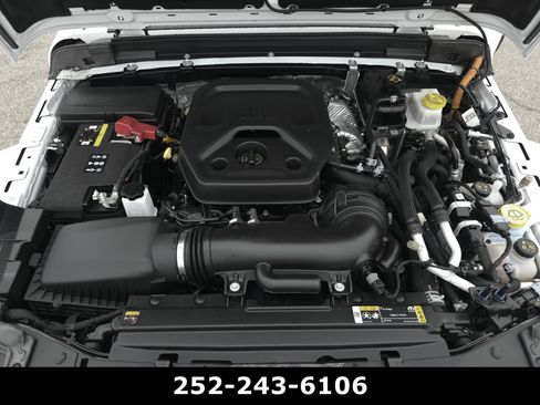 Used 2024 Jeep Wrangler Unlimited w/ Convenience Group AWD/4WD image 42