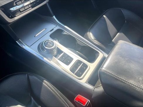 Certified 2022 Ford Explorer XLT w/ Equipment Group 202A image 15