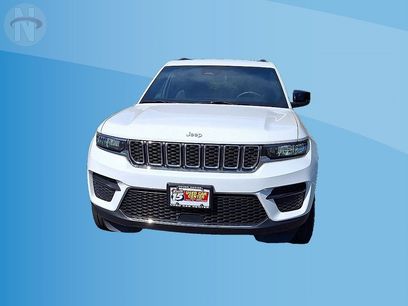 Used 2024 Jeep Grand Cherokee Laredo