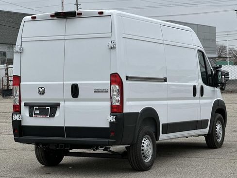 New 2026 RAM ProMaster 1500 w/ Convenience Group FWD image 3