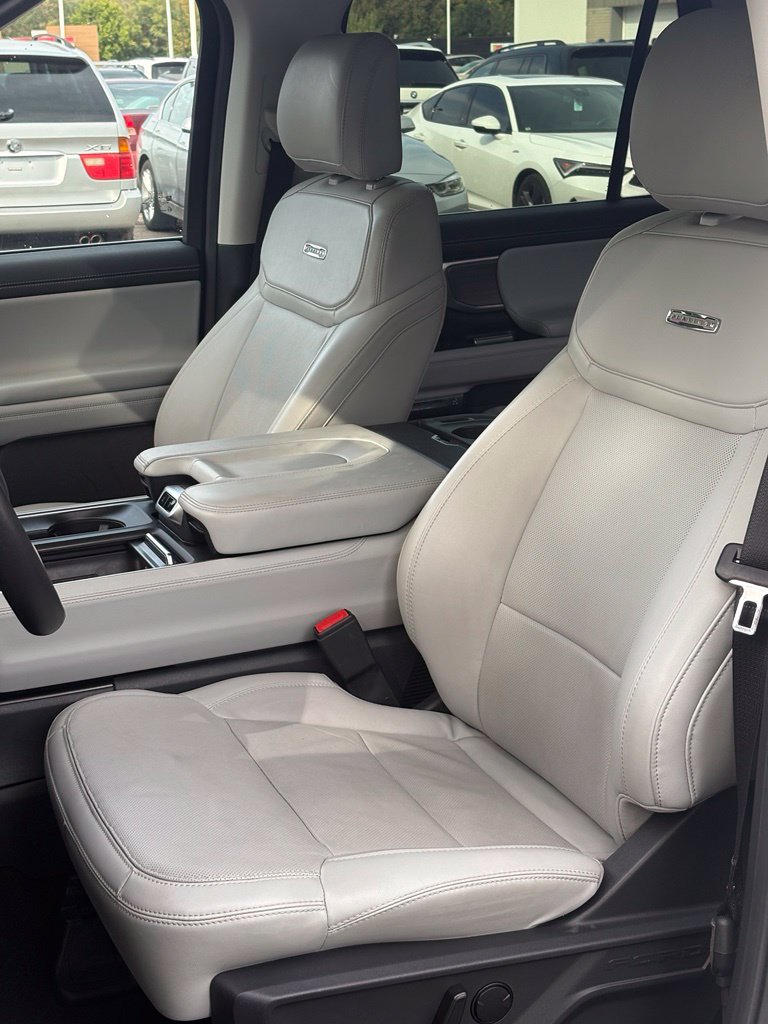 Used 2025 Ford Expedition Platinum w/ Driver's Package AWD/4WD image 15