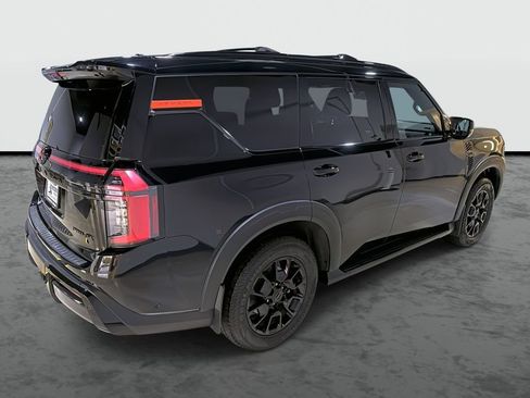Used 2025 Nissan Armada PRO-4X image 4