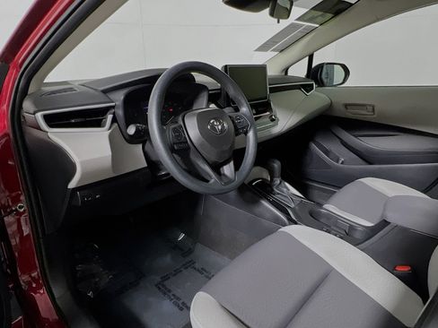 Used 2024 Toyota Corolla LE FWD image 30