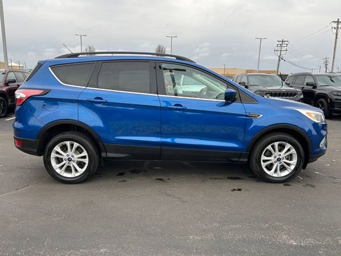 Used 2018 Ford Escape SE image 8
