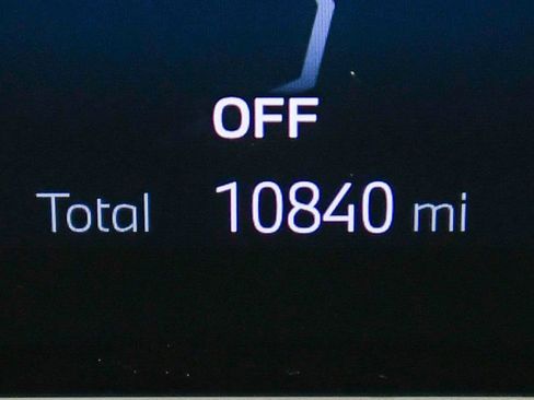 Used 2024 BMW 760i xDrive w/ Premium Package 2 image 16