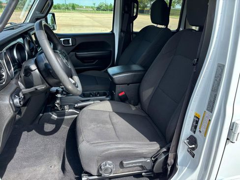 Used 2023 Jeep Gladiator Sport AWD/4WD image 10