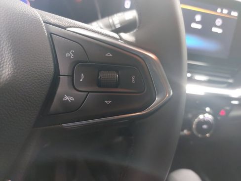 Used 2024 Chevrolet Trax ACTIV w/ Sunroof Package FWD image 17