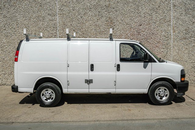 Used 2020 Chevrolet Express 3500 w/ Driver Convenience Package RWD image 7