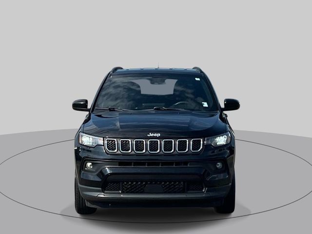 Used 2024 Jeep Compass Latitude AWD/4WD image 9