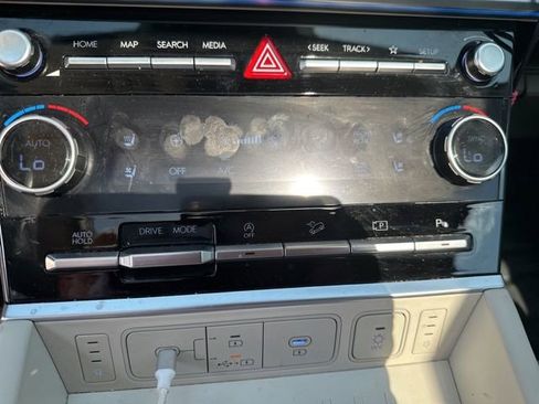Used 2024 Hyundai Santa Fe Calligraphy FWD image 10