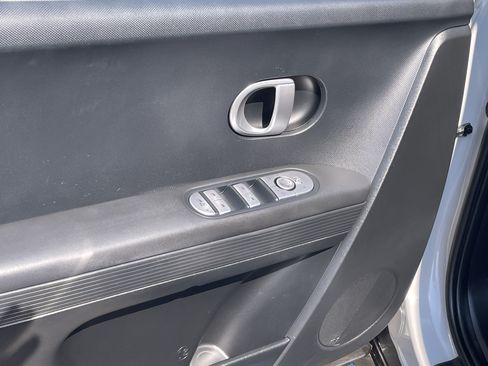 Certified 2024 Hyundai Ioniq 5 SE RWD image 17