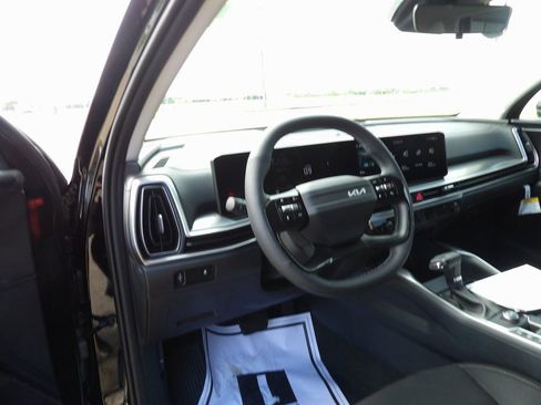 New 2026 Kia Sorento LX image 10
