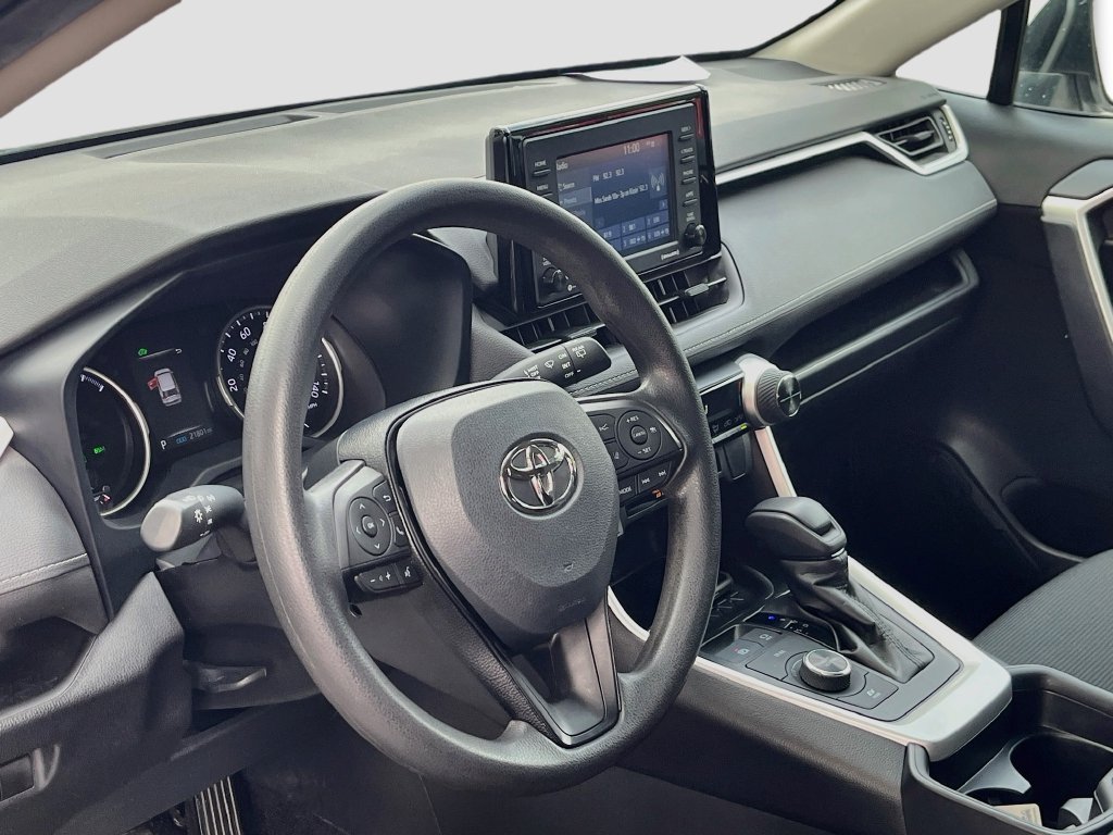 Used 2021 Toyota RAV4 LE AWD/4WD image 9