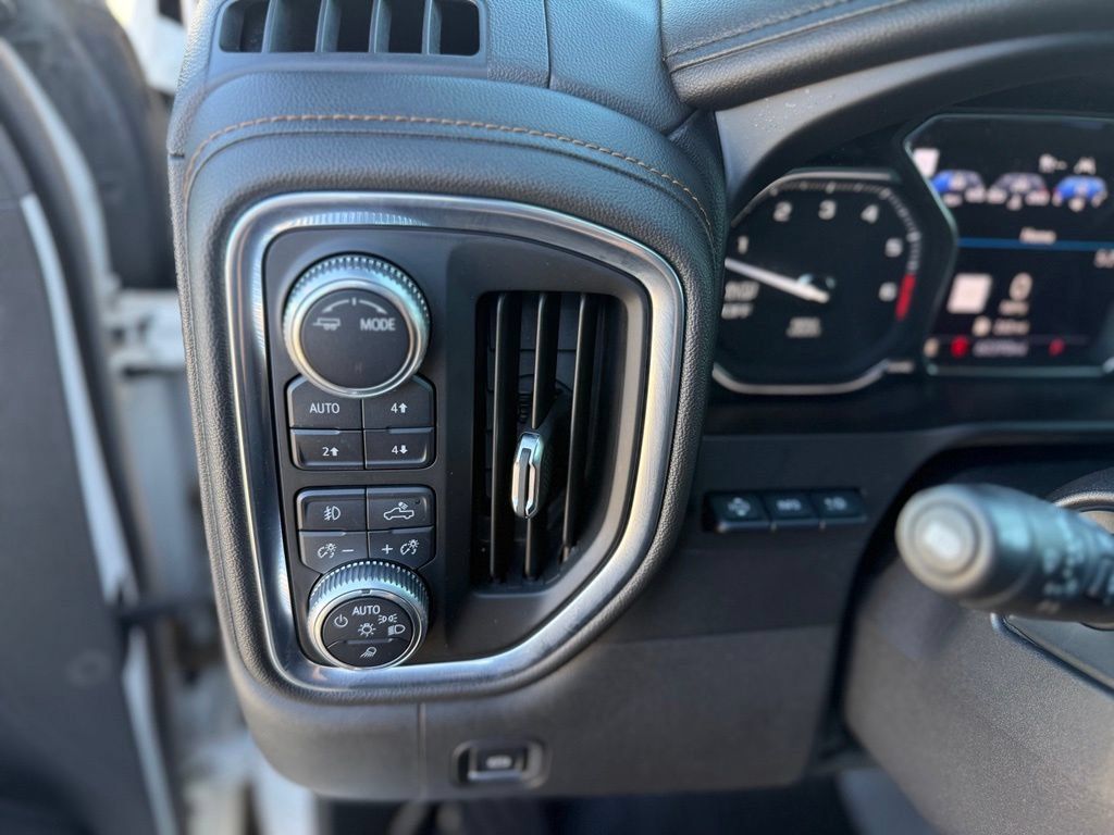 Used 2020 GMC Sierra 1500 AT4 w/ Off-Road Performance Package AWD/4WD image 11