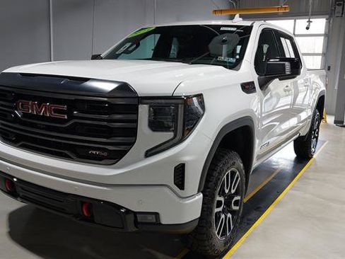Used 2024 GMC Sierra 1500 AT4 w/ Technology Package AWD/4WD image 18