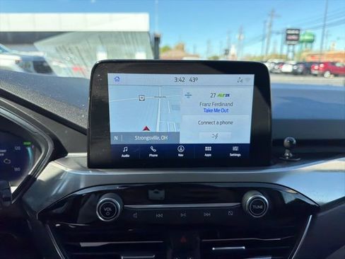 Used 2022 Ford Escape Titanium w/ Class II Trailer Tow Package image 21