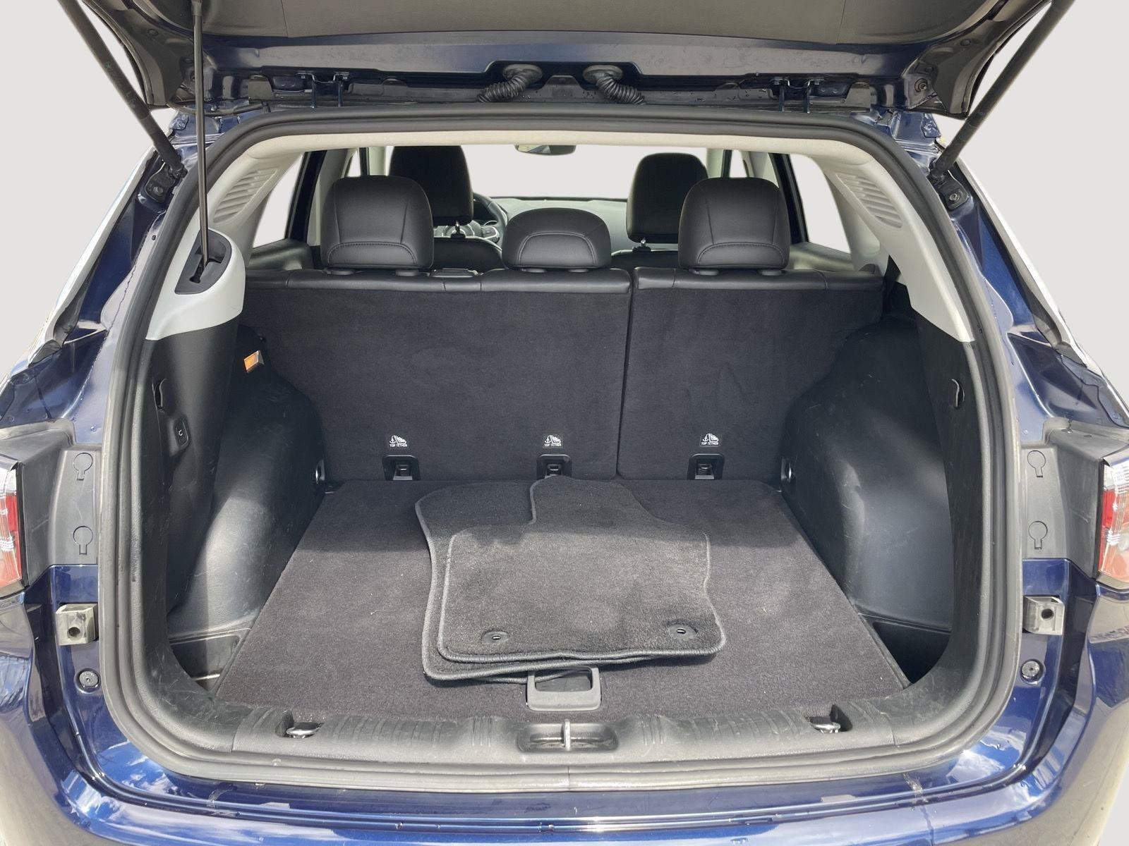Used 2018 Jeep Compass Latitude w/ Safe & Security Group AWD/4WD image 6