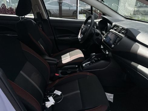 Used 2024 Nissan Versa SR FWD image 10