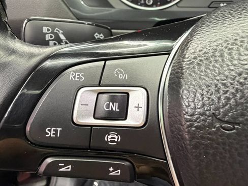 Used 2019 Volkswagen Tiguan SE w/ Panoramic Sunroof Package FWD image 14