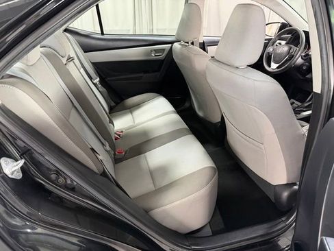 Used 2017 Toyota Corolla LE w/ Carpet Mat Package (TMS) FWD image 8