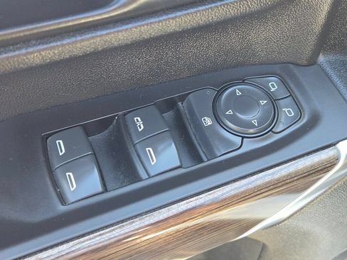Used 2021 Chevrolet Silverado 2500 LT AWD/4WD image 23