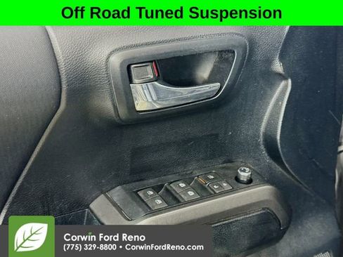 Used 2016 Toyota Tacoma TRD Off-Road w/ Premium & Technology Package AWD/4WD image 17