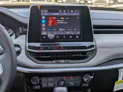 New 2026 Jeep Compass Latitude image 16