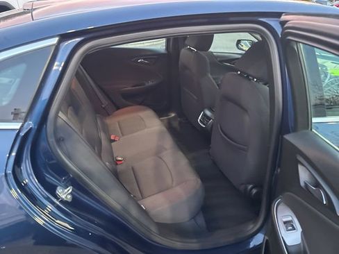 Used 2021 Chevrolet Malibu LT image 31