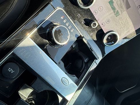 Used 2018 Land Rover Range Rover Velar R-Dynamic SE image 23