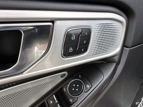 Used 2020 Ford Explorer ST w/ ST High-Performance Pack image 13