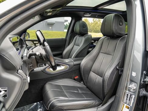 Used 2021 Mercedes-Benz Maybach GLS 600 4MATIC image 45