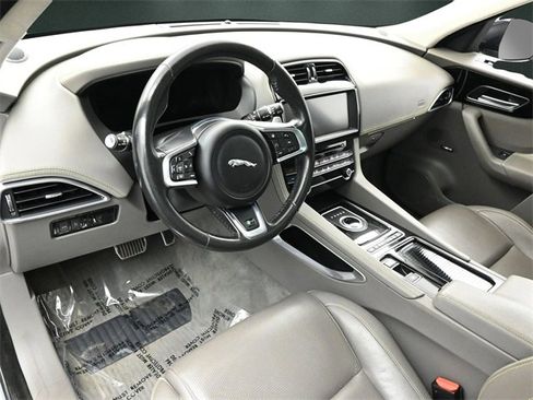 Used 2020 Jaguar F-PACE R-Sport image 10