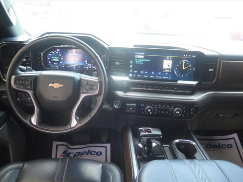 Used 2024 Chevrolet Silverado 1500 High Country w/ Technology Package AWD/4WD image 22