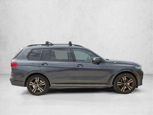 Used 2022 BMW X7 xDrive40i w/ M Sport Package AWD/4WD image 4