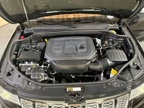 Used 2020 Jeep Grand Cherokee Overland AWD/4WD image 38
