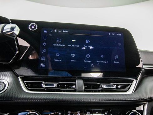 Used 2025 Chevrolet Equinox LT image 23