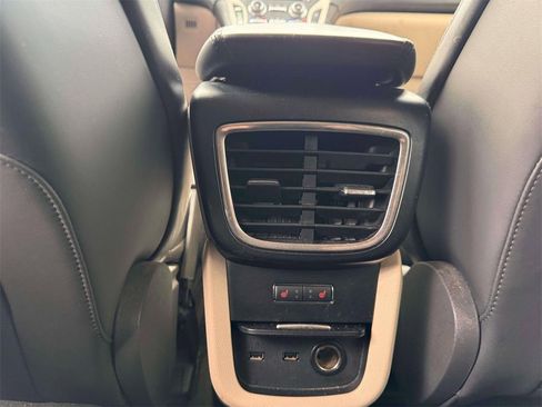 Used 2020 Lincoln Nautilus Reserve image 11