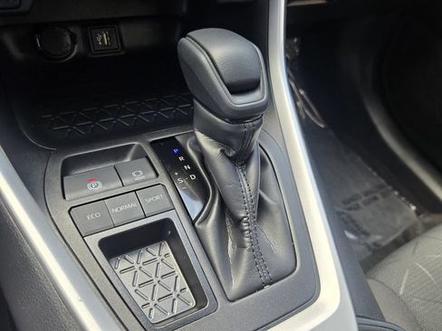 Used 2023 Toyota RAV4 XLE FWD image 19