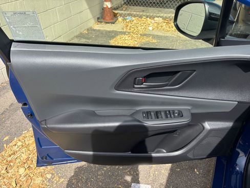 Used 2025 Toyota Prius LE image 20