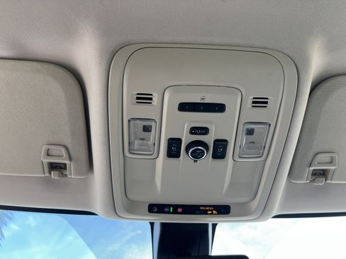 Used 2021 GMC Yukon Denali w/ LPO, Illumination Package image 39