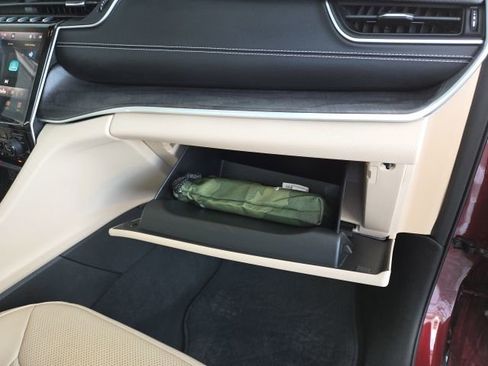 Used 2022 Jeep Grand Cherokee L Limited w/ Luxury Tech Group II image 56