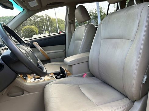 Used 2010 Toyota Highlander Limited AWD/4WD image 23