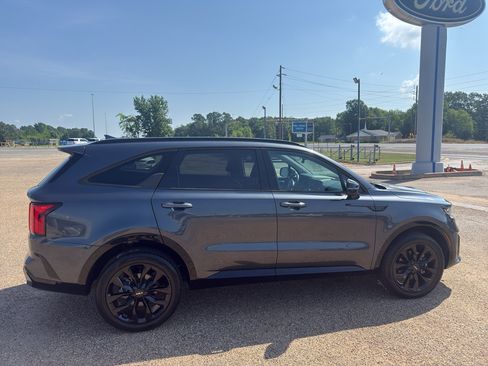 Used 2023 Kia Sorento SX AWD/4WD image 6