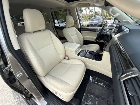 Certified 2023 Lexus GX 460 Premium w/ Premium Package AWD/4WD image 27