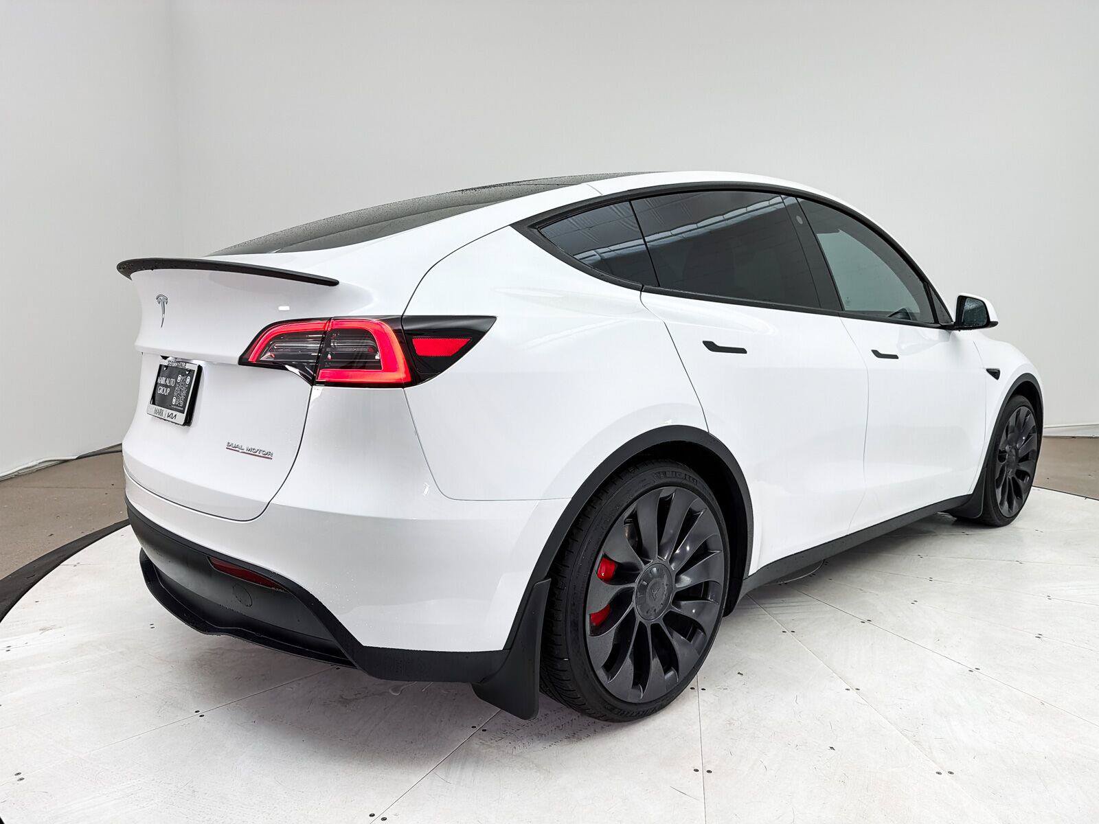 Used 2023 Tesla Model Y Performance AWD/4WD image 15