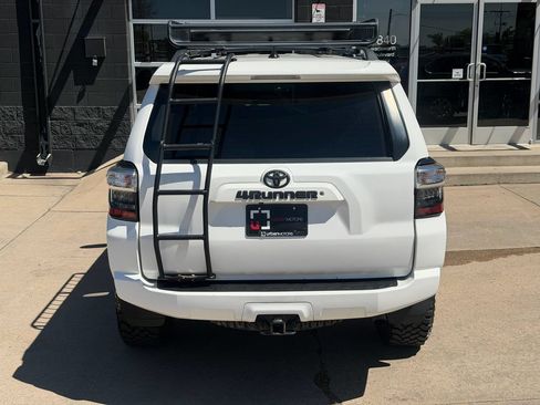 Used 2016 Toyota 4Runner SR5 AWD/4WD image 13
